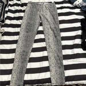 Snake print leggings